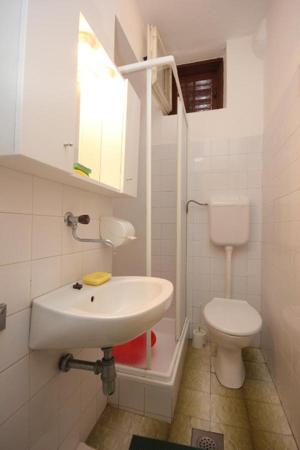 Apartment Savar 8079A Brbinj Exterior photo